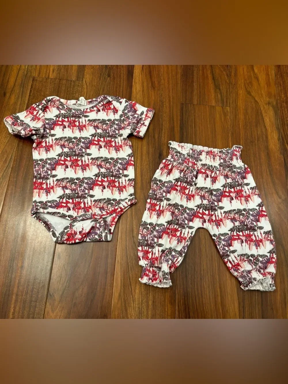Kate Quinn red/white/green/purple patterned 2 piece set